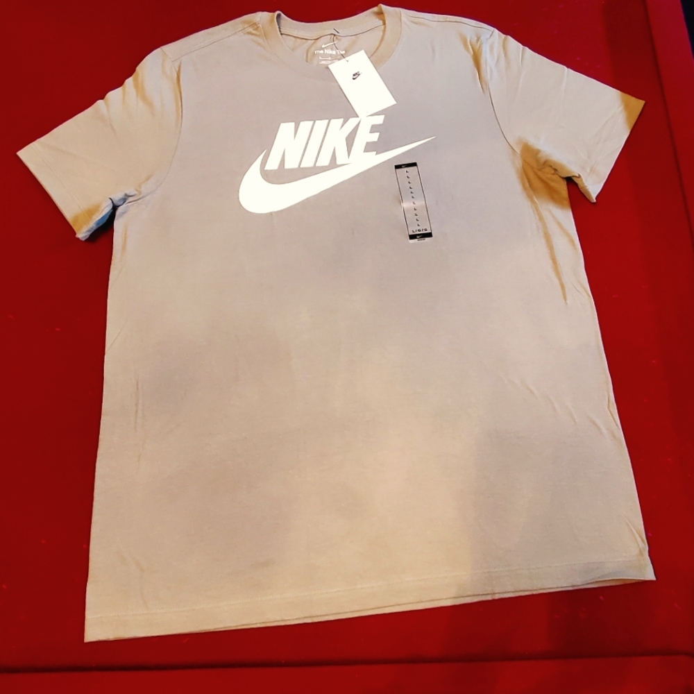 Nike t-shirt